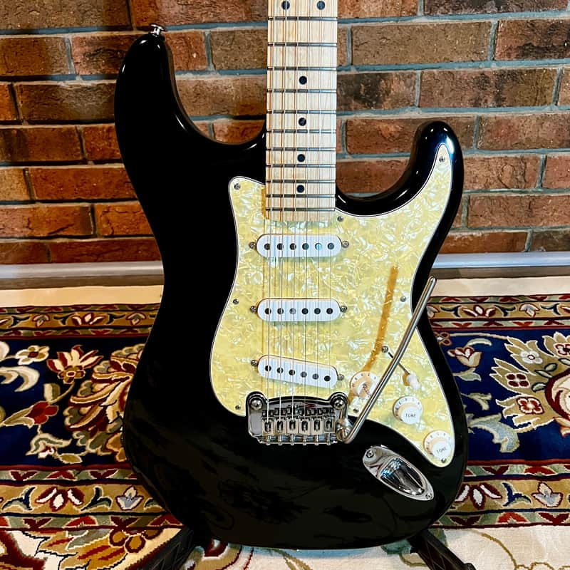 G&L USA Legacy SSS Gloss Black with HSC image 1