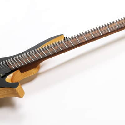 Agile 8 String Multi-Scale Fan Fret Chiral Nirvana 82528 Black Headless Electric Guitar image 4