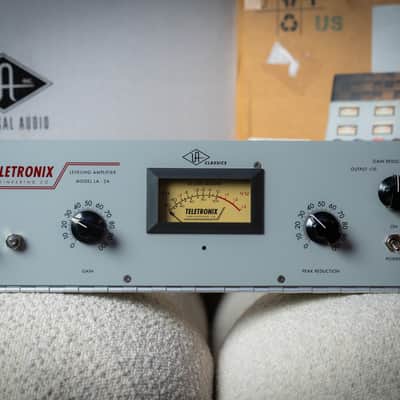 Universal Audio LA-2A Leveling Amplifier / Optical Compressor image 1