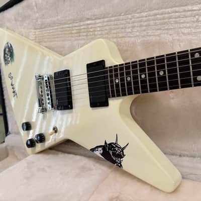Gibson Guitar Of The Week #47 '84 Explorer Reissue 2007 - Alpine White image 3