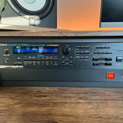 Roland JV-1080 64-Voice Synthesizer Module 1994 - 2001 - Black image 2