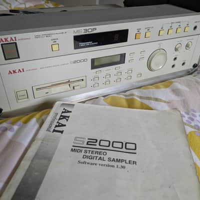Akai S2000 MIDI Stereo Digital Sampler 1995 - White System Boot Disk and OEM Manual