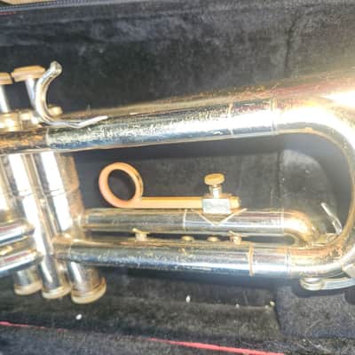 Reynolds Medalist Trumpet, USA, Brass with 7C mouthpiece, case, good condition image 5