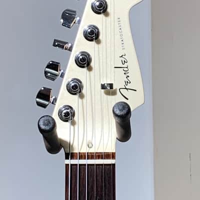Fender Limited Edition American Showcase Stratocaster 2020 Arctic white pearl 7.6lb MINT image 3