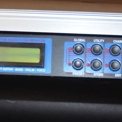 Blue Chip Axon Ax-100SB Guitar to MIDI Converter