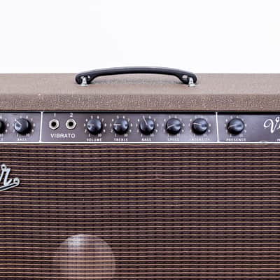 Immagine 1962 Fender Vibrasonic Brown Panel Vintage Tube Amp 1x15 JBL D130F w/ Ftsw & Victoria Cover, Rare Export Model - 3