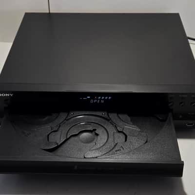 Sony CDP-CE500 2012 - Black image 2
