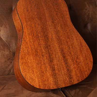 Martin D-18 image 8