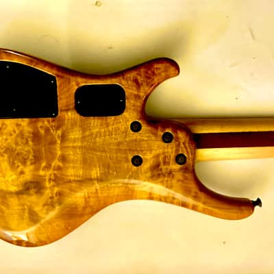 Roscoe Guitars LG-5 Custom 2004-2006 Burl myrtle body with Exhibition grade with bark inclusions Top image 8