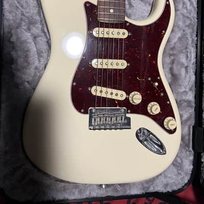 Fender American Professional II Stratocaster with Rosewood Fretboard 2020 - Present - Olympic White image 2