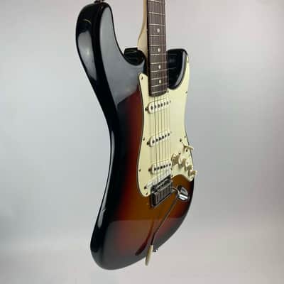 Fender VG Strat USA . - Sunburst with Rosewood neck.& Fender hardshell case image 4