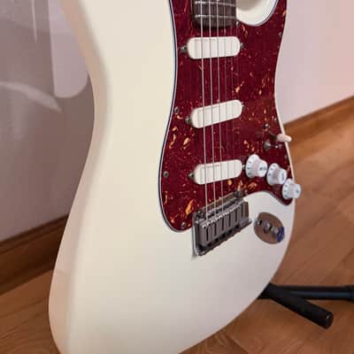 Fender Strat Plus with Rosewood Fretboard 1989 - 1995 Arctic White image 5