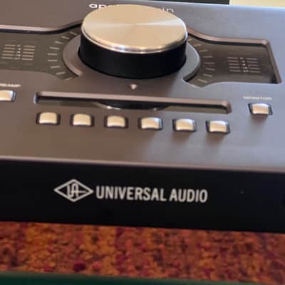 Universal Audio Apollo Twin Edition Thunderbolt 3 Audio Interface 2020 - Present - Gray image 4