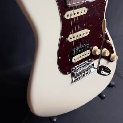 Fender American Professional II Stratocaster HSS Electric Guitar Olympic White w/ OHSC image 5