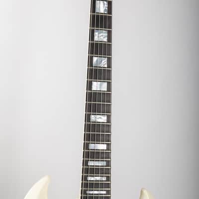 Gibson 1963 Les Paul SG Custom Reissue with Maestro Vibrola, Classic white | Demo image 9
