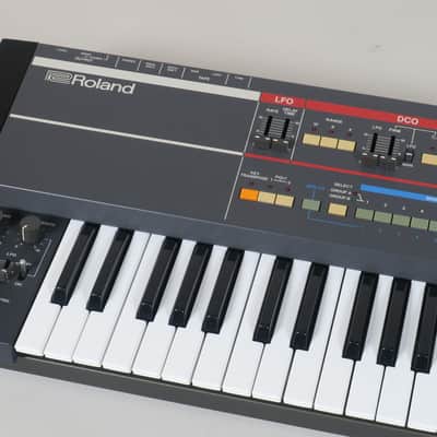 Roland Juno-106 Programmable Polyphonic Synthesizer with 6 new voice chips (serviced) imagen 4