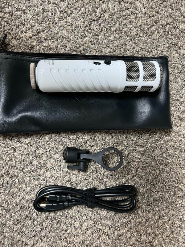 RODE Procaster Cardioid Dynamic Broadcast Microphone image 1