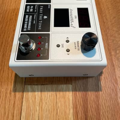 MINTY!!! ... used once ... Free The Tone PA-1QG Programmable 10-Band Analog Guitar EQ 2025 - White/Black image 4