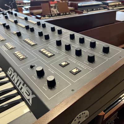 Elka Synthex image 2