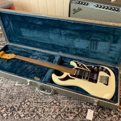 Burns Limited Edition 1964 Shadows Bass John Rostill nr. 287 of 500 2006 White image 14