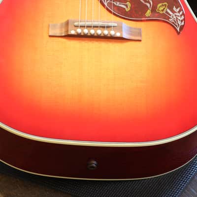 Minty! 2017 Gibson Hummingbird Standard Dreadnought Acoustic Guitar Cherry Sunburst + OHSC image 5