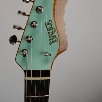 Bruce Guitars - "The Ellary" deluxe, surf green , Gemini pickups image 3