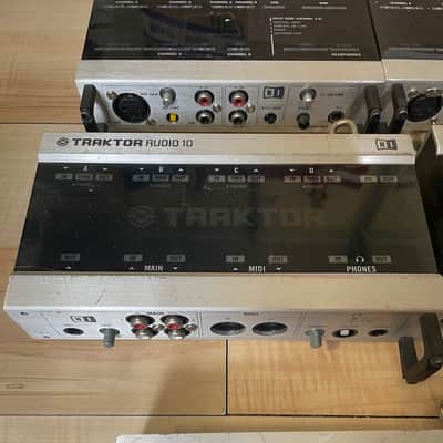 Lot of Native Instruments Traktor Audio 10 Audio 8 DJ Audio 4DJ image 4