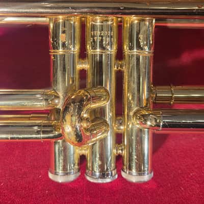 Yamaha YTR-2320 Trumpet Brass w/ Carrying Case - JUST SERVICED!! image 4
