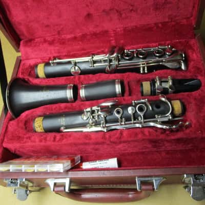 Buffet Crampon E11 Intermediate Bb Clarinet 2020s - Black image 1