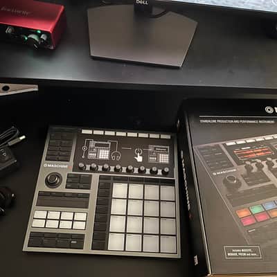 Native Instruments Maschine Plus 2020 - Present - Black image 8