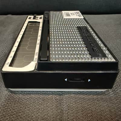 Stylophone S1 Synth 2000/2010s - Black and chrome image 4
