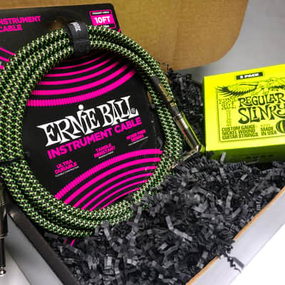 Ernie Ball Green Cable 3 set Regular Slinky& Cable Gift Bundle, ideal for the holidays! image 7