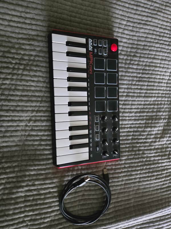 Akai MPK Mini MKIII 25-Key MIDI Controller image 1