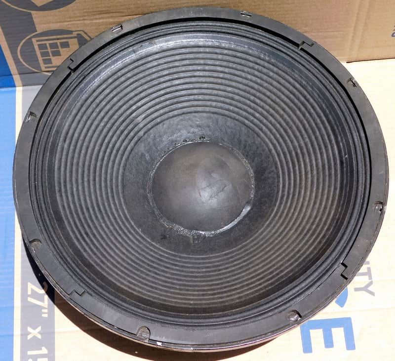 RCF L15-554 15" woofer image 1