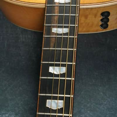 Taylor 618e with V-Class Bracing 2022 - Present - Antique Blonde Bild 9