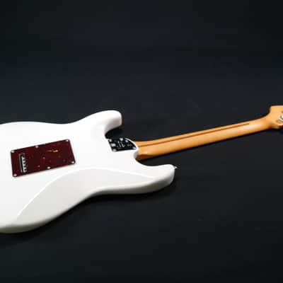 MINT MINT Fender American Ultra Stratocaster - Rosewood Fingerboard - Arctic Pearl 254 image 8