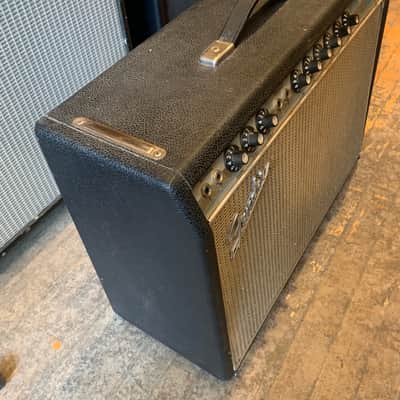Fender Deluxe Reverb "Drip Edge" 2-Channel 22-Watt 1x12" Guitar Combo 1968 - 1969 - Silverface image 2