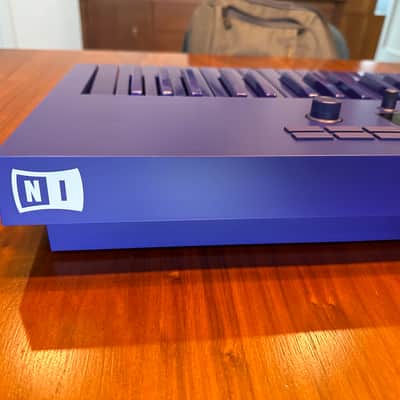 Native Instruments Komplete Kontrol S49 Mk2 25th Anniversary Edition in Ultraviolet Purple image 9