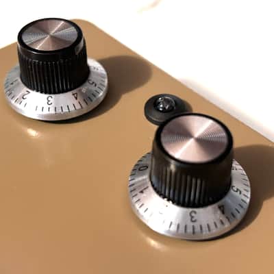 Mud Kicker Distortion - Beige - JD Pedals image 7