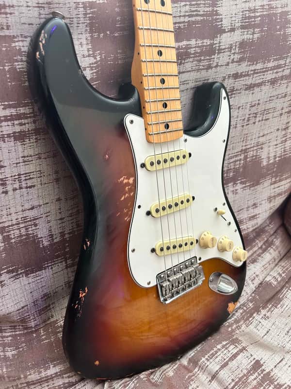 Fender 62’ AVRI Stratocaster with upgraded 69’ CS neck and upgraded pickups 2005 - Sunburst