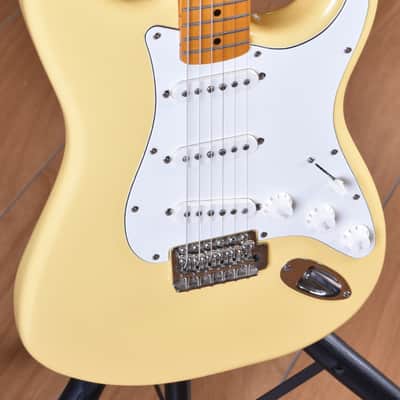Squier (by Fender) Limited Edition FSR Classic Vibe '70s Stratocaster Maple Neck Vintage White image 2