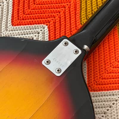 Vox Beatle Violin Bass - 1960’s Made in Italy 🇮🇹! - Incredible player with Incredible Tone! - image 4