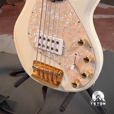 Ernie Ball Music Man StingRay 5 H Ivory White 2013 image 3