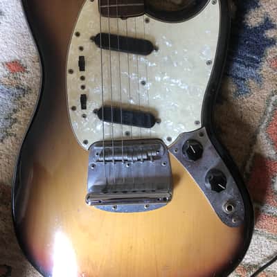 Fender Mustang Guitar with Maple Fretboard 1975 - 1978 - Sunburst image 4