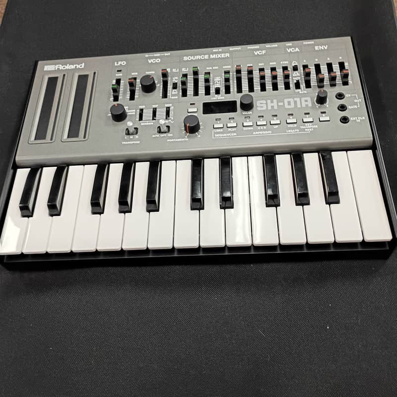 Roland SH-01A + K-25M Boutique Series Monophonic Synthesizer