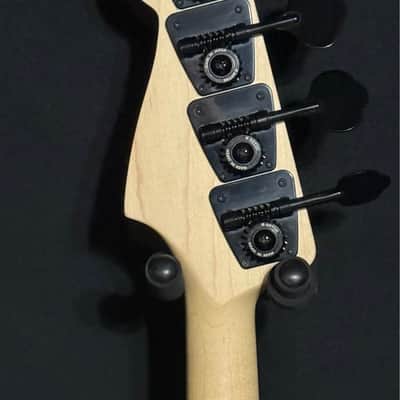 Fender MIJ Boxer Jazz Bass 2020 - 2022 - Sherwood Green Metallic image 6