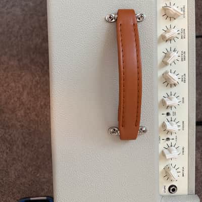Victory Amps V40 The Duchess Deluxe MKII 42-Watt 1x12" Guitar Combo 2025 - Present - Cream image 2