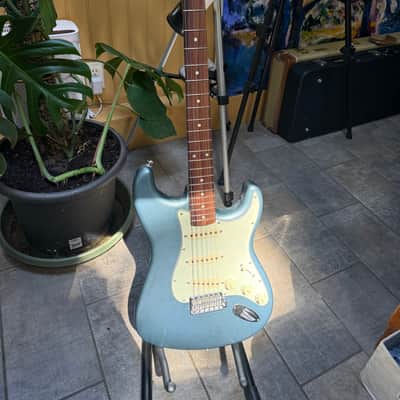Fender Vintera '60s Stratocaster image 3
