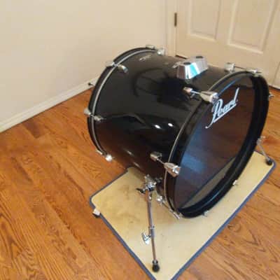 Pearl Roadshow extra deep 22 round x 18 inch bass drum gloss black excellent image 2