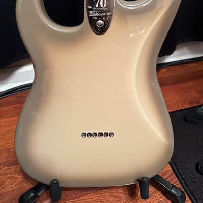 Fender Limited Edition 70th Anniversary Vintera II Antigua Stratocaster – Excellent Condition image 5